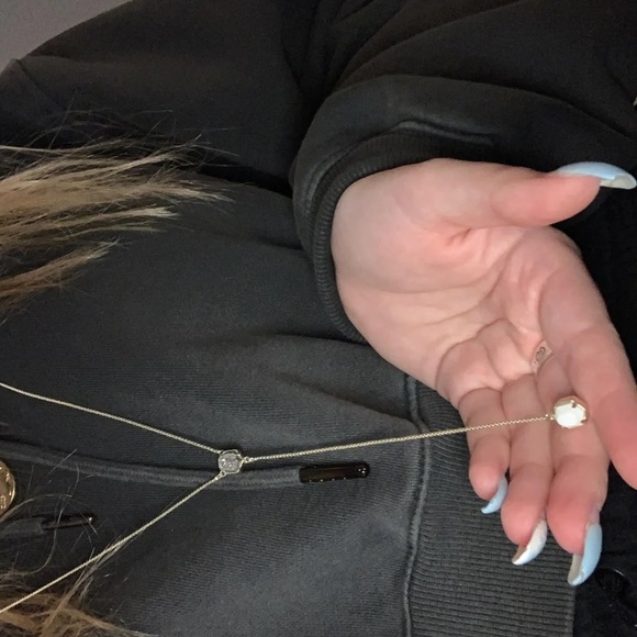 Kendra Scott necklace - Picture 1 of 3